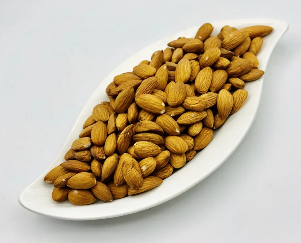 مكسرات لوز امريكي سادة